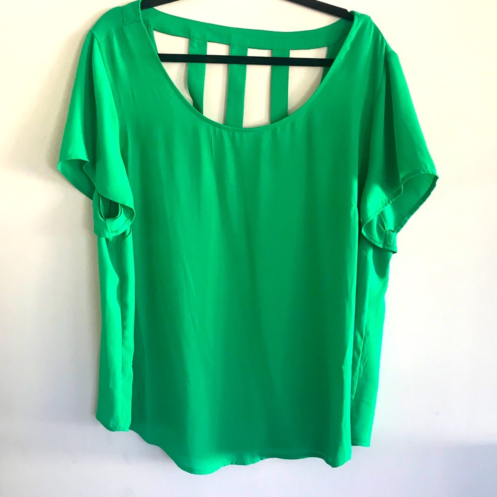 Green shirt sleeve blouse